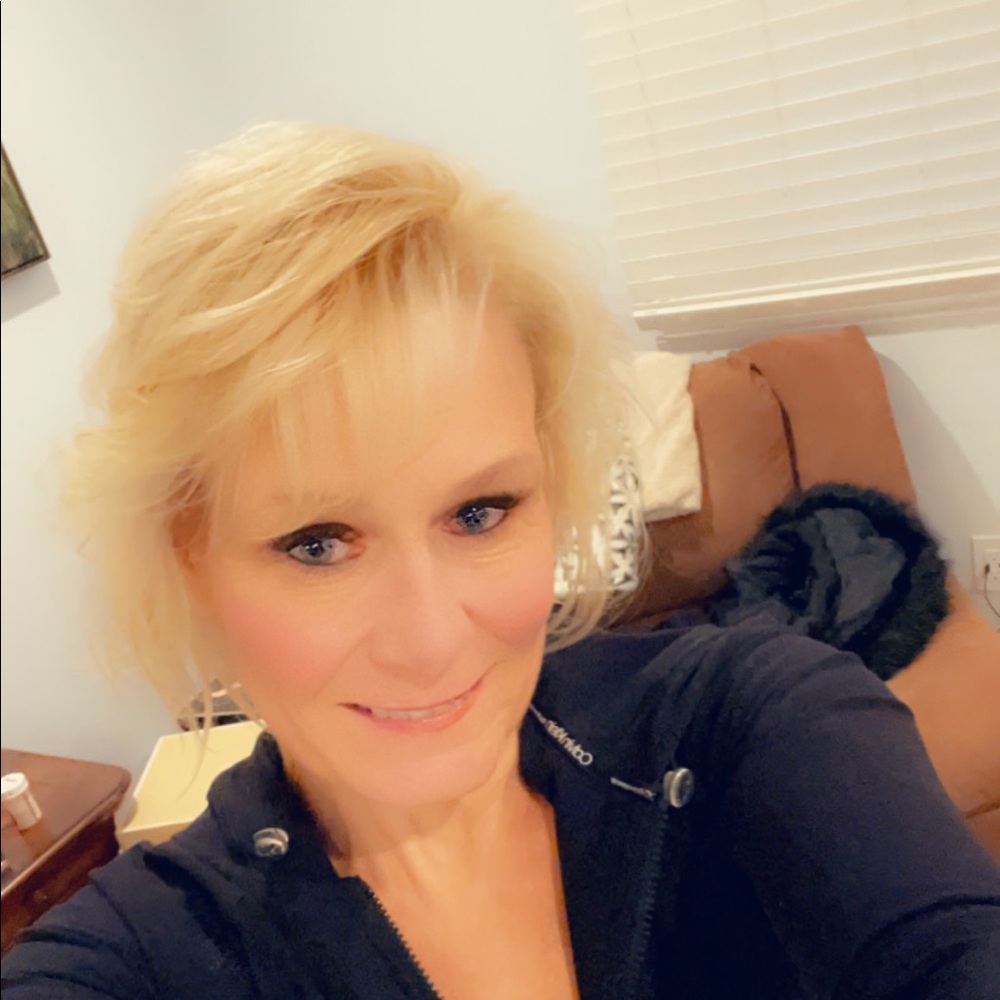 Meet your Posher, Wendy